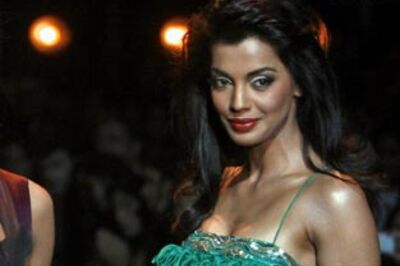 Bollywood star Mugdha Godse survives car crash