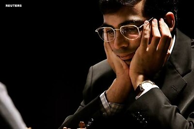 Resurgent Anand to meet Gelfand in fourth round