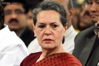Sonia, Congress leaders attack Modi over price rise, communal tension