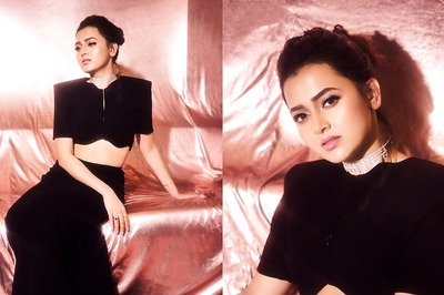 Sexy! Tejasswi Prakash Is a Beauty To Behold In Black Gown; Hot Photos Leave Fans Stunned