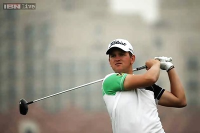 Weisberger, Gonzalez share lead at Johnnie Walker Championship