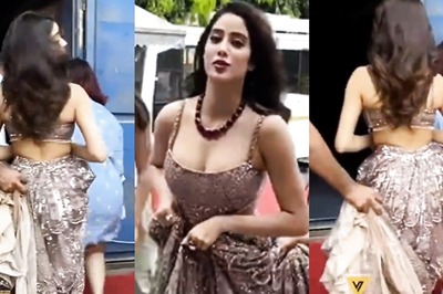 Janhvi Kapoor Wears 'Chappal' With Lehenga, Struggles to Walk After Suffering Oops Moment; Video Goes Viral