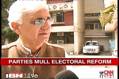 Poll code: War of words between Cong, EC escalate