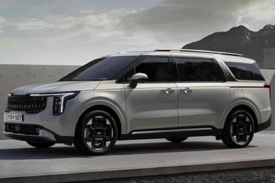 India-Bound Kia Carnival Breaks Cover, Full Detail Inside