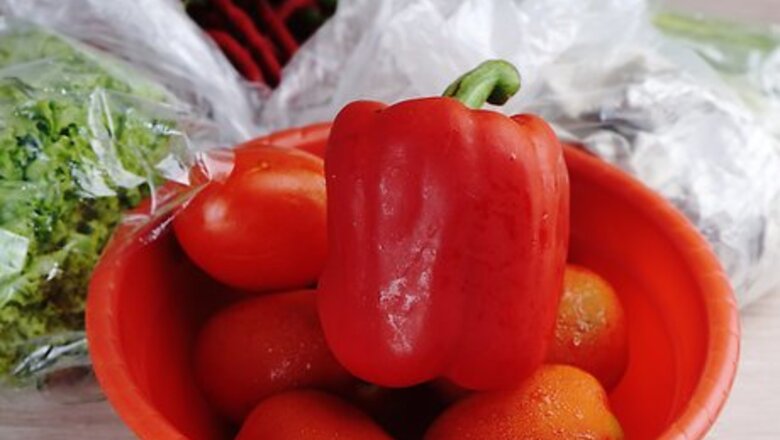 How to Decorate a Vegetable Salad Plate