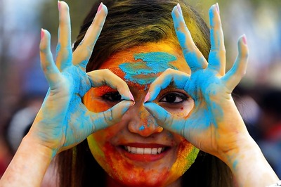 Holi 2019: Organic Guide To Protect Skin, Eyes From Colors