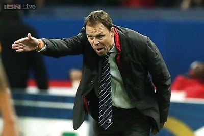 Holger Osieck fired as Australia football coach