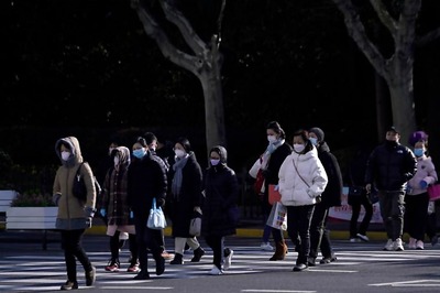 China Reports Fall in New Virus Cases for 3rd Day, 38 More Deaths