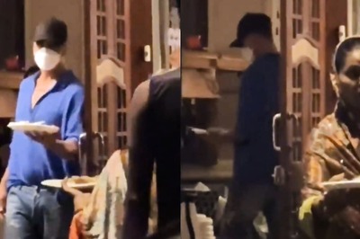 Akshay Kumar Hosts Langar in His Mumbai Home, Personally Serves People on the Streets | Viral Video