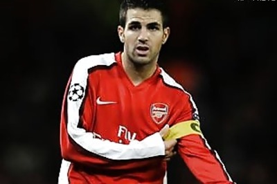 Fabregas scores twice as Arsenal thrash Alkmaar
