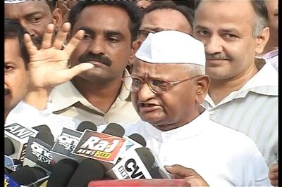 Anna targets both Congress and BJP on corruption