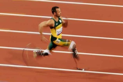 Pistorius smashes 200m world record in London opener