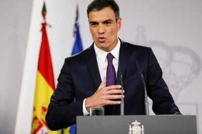 Socialist Leader Pedro Sanchez Narrowly Wins Vote in Spain, Will Helm Coalition Govt for Another Term