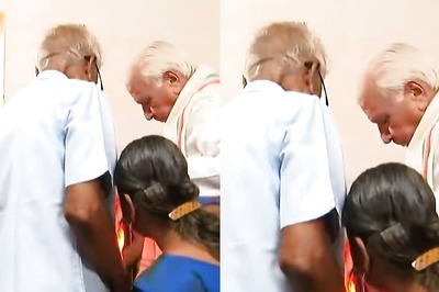 Kerala Governor Arif Mohammed Khan's Shawl Catches Fire At Event In Palakkad