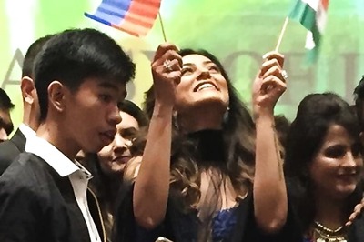 Sushmita Sen 'Reciprocates The Love' With Kind Words During Miss Universe 2016