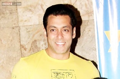 Snapshot: Salman Khan, Riteish Deshmukh, Genelia D'Souza at the screening of Marathi film 'Yellow'