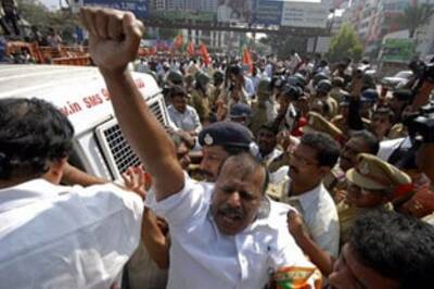 Cops quell Telangana agitation, storm Osmania univ