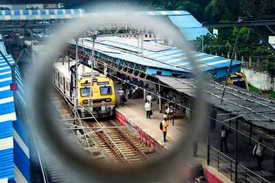 Western Railways to Run 194 Special Services of Mumbai Local Trains from Oct 15 to Avoid Overcrowding