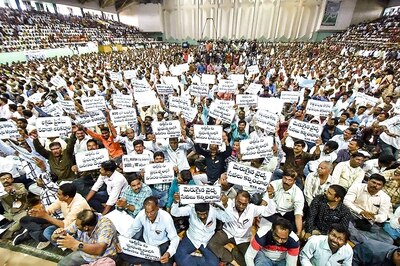 Telangana Bus Employees Firm on Continuing Protest Despite Govt Warning, KCR Mulls Moving SC