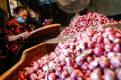 Onion Costliest at Rs 100/kg in Bengaluru, Lowest at Rs 35/kg in Udaipur and Rampurhat