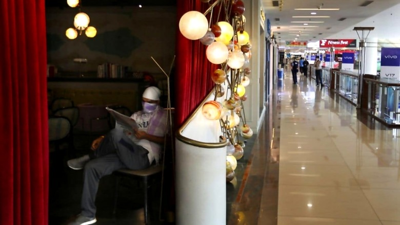 Covid Restrictions Diffuse Festive Spirit For Traders, Shopkeepers and Event Managers in Delhi