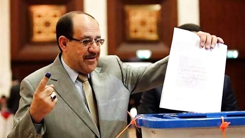 Loss of Mosul threatens Iraqi PM's hold on power