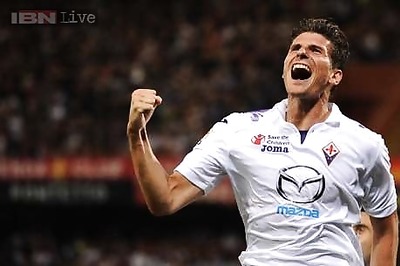 Mario Gomez ends misery with brace in Fiorentina cup win