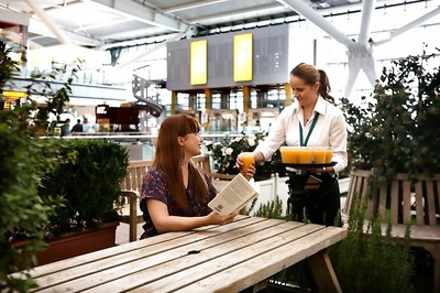 Ryanair Calls For Curbs to Alcohol Sales at UK Airports