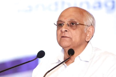 Teachers' Unions Felicitate Gujarat CM for Announcing New Transfer Rules