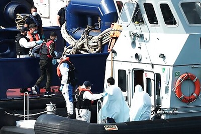UK flies air force plane over Channel amid migrant crossings