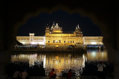 Devotees Visiting Golden Temple to Get Free WiFi Access