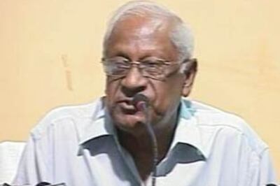 PM's chair not a heirloom, Bardhan tells Sonia