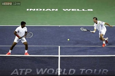 Paes-Stepanek out of Indian Wells