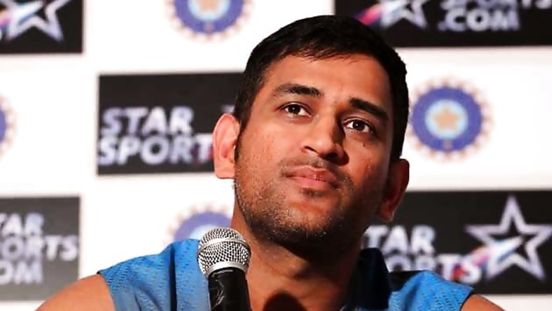 Andhra court issues arrest warrant against Dhoni