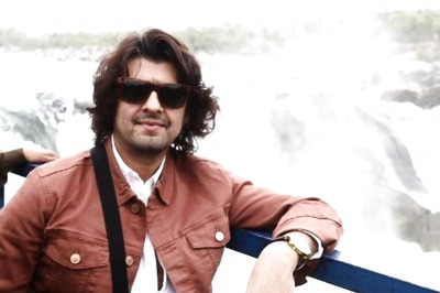 Sonu Nigam Attacked: MLA Prakash Phaterpekar's Daughter Apologises, Says 'Fan Moment Gone Wrong'