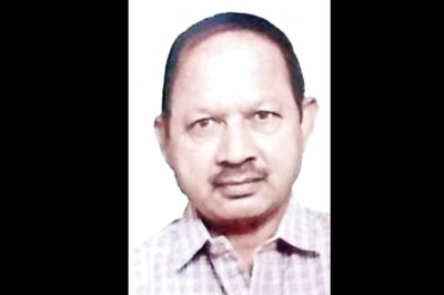 Never Too Late? 64-year-old Retired Odisha Banker Cracks NEET, Becomes a a First-year MBBS Student