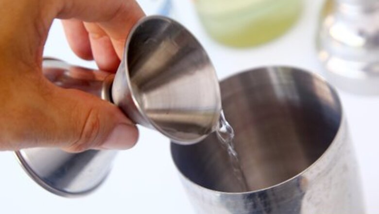 How to Make a White Cadillac Drink