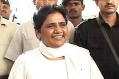 Mayawati fights in SC on Mulayam's behalf