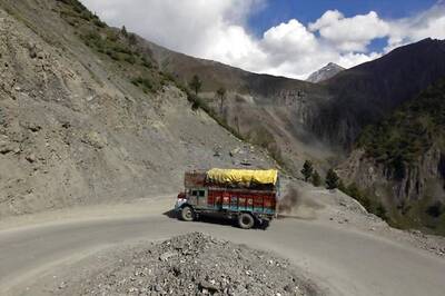 4 Lakh Trucks Stranded on Highways Post Note Ban: AIMTC