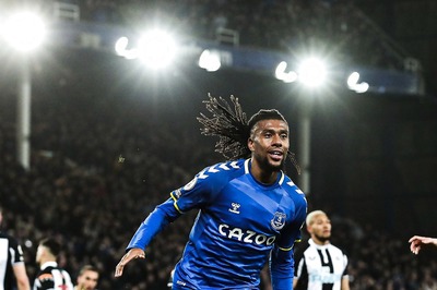 Premier League: Alex Iwobi Gives 10-Man Everton Late Win Over Newcastle