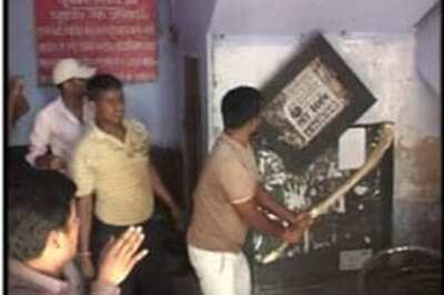 Students attack railway stations in Bihar  | Raj in trouble