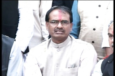 MP CM Shivraj Singh Chouhan heckled on way to Jhabua explosion site