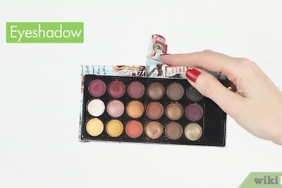 How to Do Makeup for Hazel Eyes