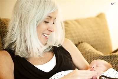 US: grandmother gives birth to her own grandchild
