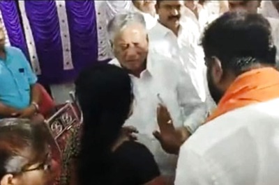 VIDEO | Karnataka Minister Slaps Woman at Public Event, She then Touches his Feet; Cong Wants Action