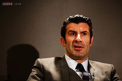 Luis Figo denies the plans to withdraw from FIFA election