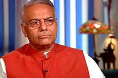 Cong demands Karnataka trial of strength within 2 days