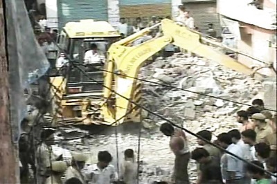 Six killed in wall collapse in Delhi