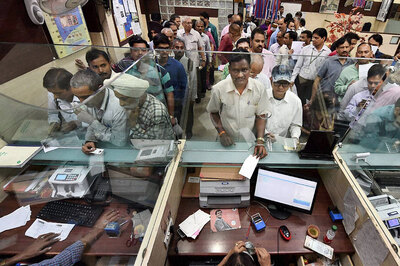 Demonetisation Rush at Banks has Cashiers 'Weeping', Say Bank Unions