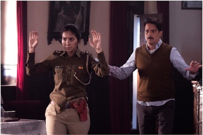 Collar Bomb Movie Review: Jimmy Sheirgill Starrer Begins With a Bang Ends in a Whimper